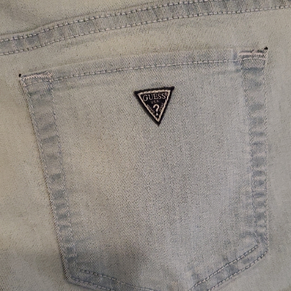 GUESS Light Blue Comfortable Medium Rise Skinny Jeans Sarah Fit. - Picture 4 of 9